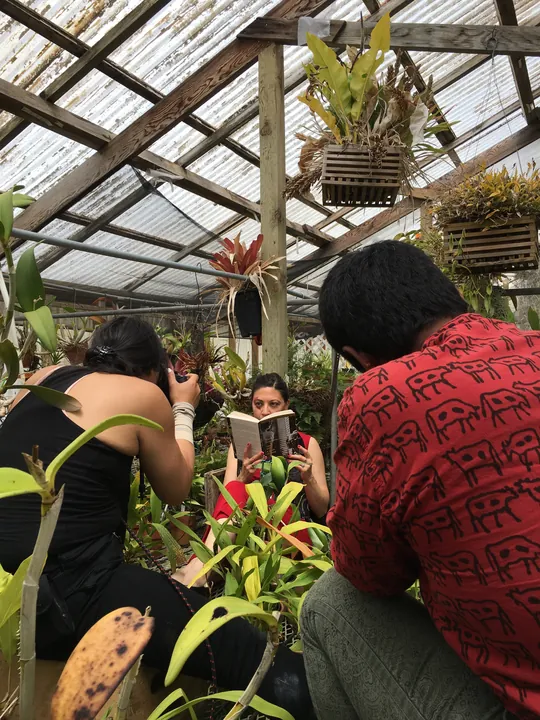 Behind the scenes from Maya, photograph 13